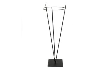 metal wreath stand on metal plate